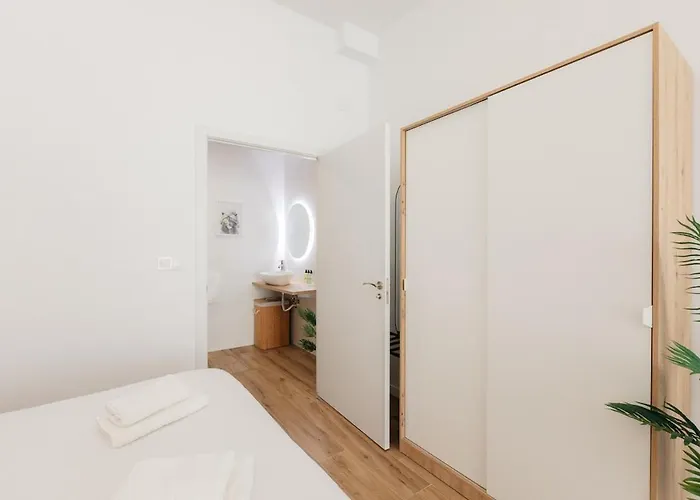 Stylish With Easy Access To Valencias ולנסיה